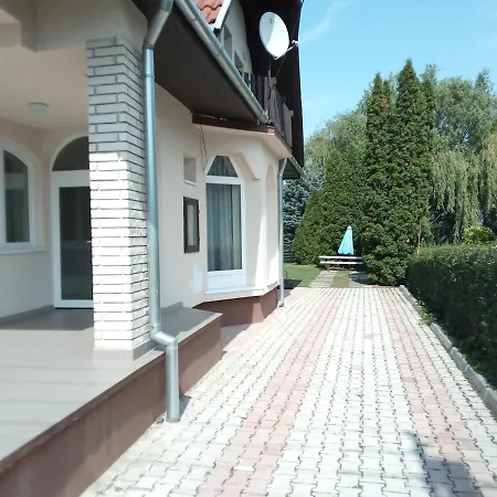 Napsugár50 Apartman *