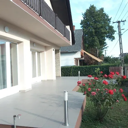 Napsugár50 Apartman